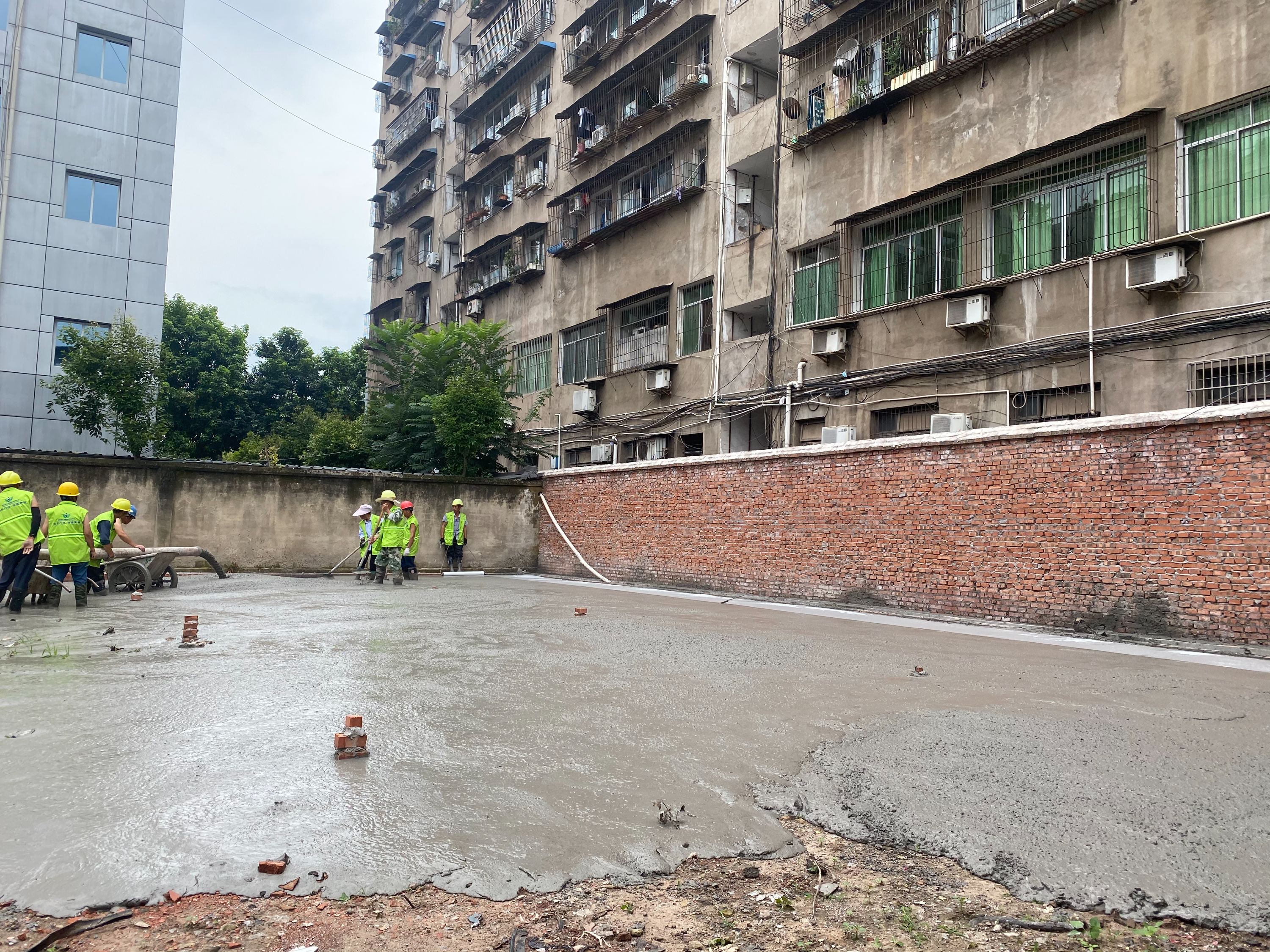 墊江縣南陽轉(zhuǎn)盤農(nóng)發(fā)行后側(cè)地塊建設(shè)臨時停車場項目